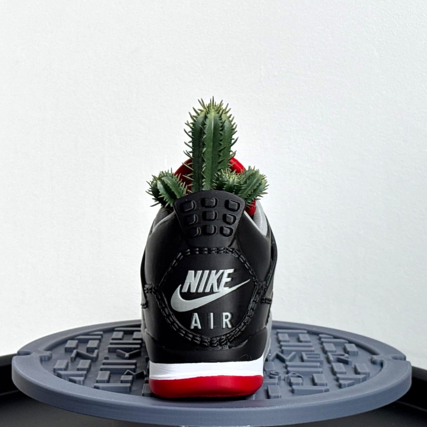 Jordan 4 BRED Sneaker Planter